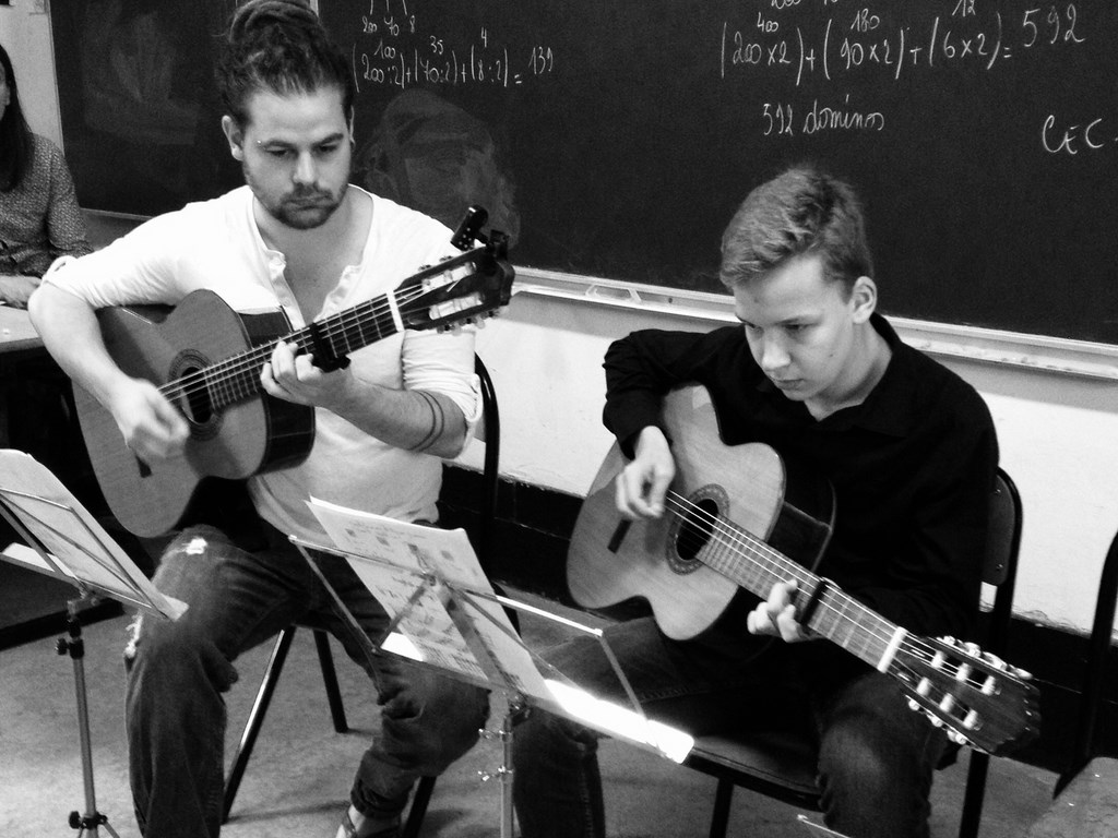 Cours de guitare picking, à Ans